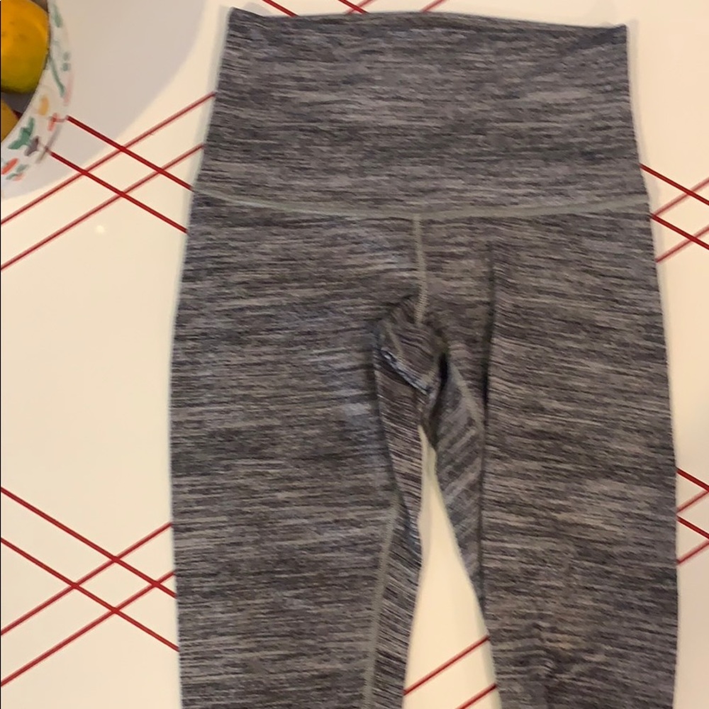 Lululemon Heather Gray wunder under crops